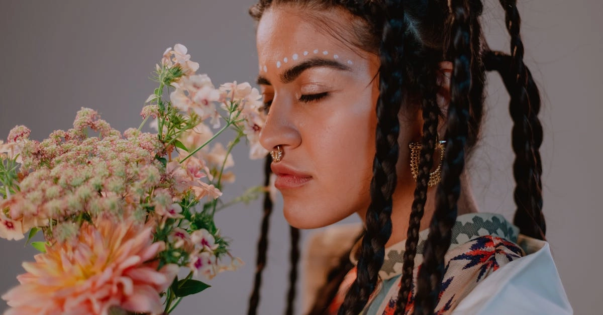 Немецкие традиционные мотивы в вышивке с классическими узорами