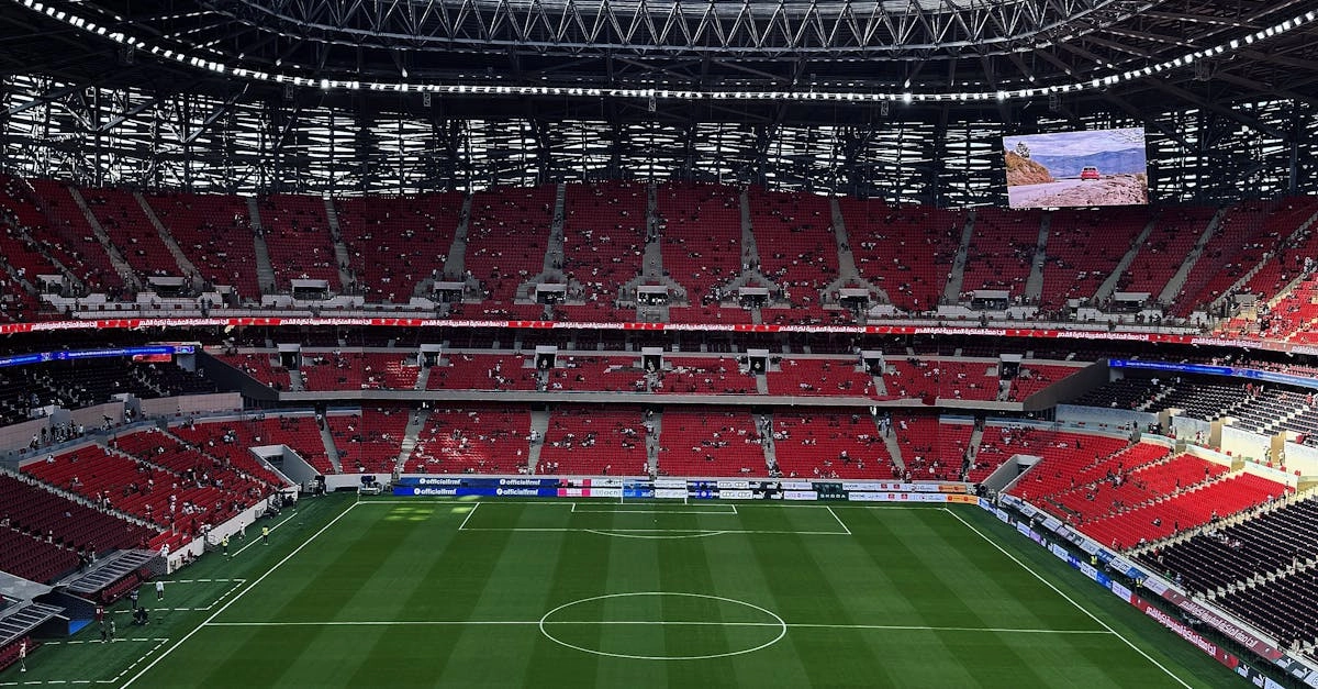 Вышивка собачьих мотивов в игровом стиле на канве