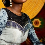 Африканские мотивы в вышивке с узорами носорога